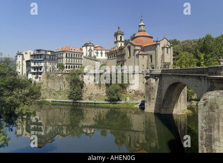 Il Portogallo, Costa Verde, Amarante, la storica città vecchia e il ponte Foto Stock