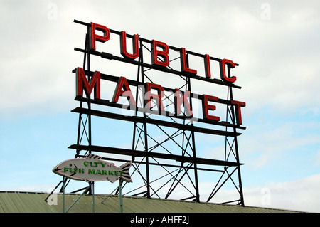 Il Pike Place Market pubblica segno, Seattle, Stati Uniti d'America Foto Stock