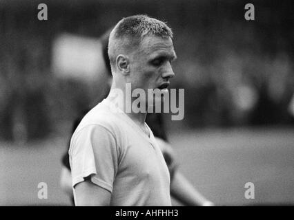 Calcio, Bundesliga, 1965/1966, Borussia Dortmund versus TSV Monaco 1860 0:2, Rote Erde Stadium, giocatore di football, ritratto di Siegfried detenute Foto Stock