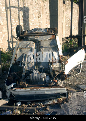 Rottami abbandonati auto, capovolto in Gibilterra, Europa Foto Stock