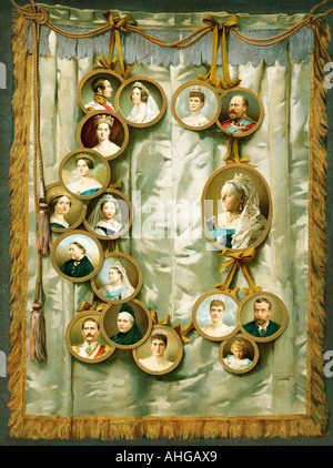 La regina Victoria la vita e la famiglia in 1897 splendida stampa souvenir della regina imperatrice attraverso la sua vita con i suoi figli maggiori Foto Stock