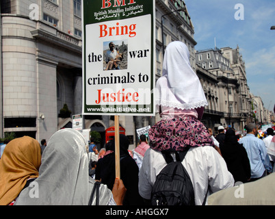 Manifestazione a Londra di circa centomila persone che protestano attacco israeliano sul Libano il 5 agosto 2006. Foto Stock