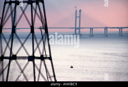Il nuovo Severn incrocio sotto costruzione e la vista dal ponte Severn Foto Stock