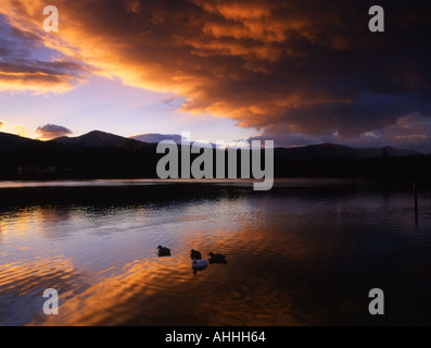 Ultima luce Derwent Water Cumbria Foto Stock