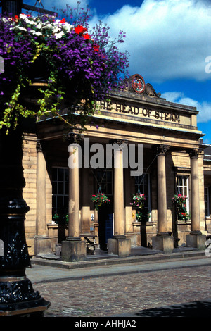 La testa di vapore, grado l elencati, Stazione Ferroviaria, St Georges Square, Huddersfield, West Yorkshire, Inghilterra, Regno Unito. Foto Stock