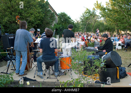 Serata concerto jazz presso la fattoria Provenza Francia Foto Stock