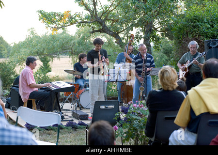 Serata concerto jazz presso la fattoria Provenza Francia Foto Stock