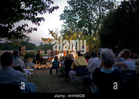 Notte Jazz concerto presso la fattoria Vaucluse Provence Francia Europa Foto Stock