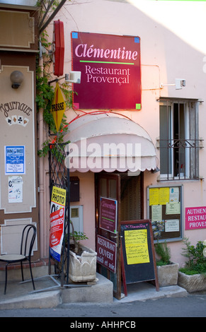 Ristorante Clementine MENERBES PROVENZA FRANCIA Foto Stock