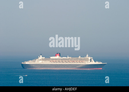 Queen Mary 2 sotto la vela Foto Stock