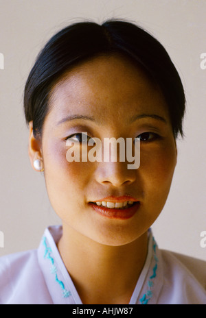 Giovane donna asiatica Foto Stock