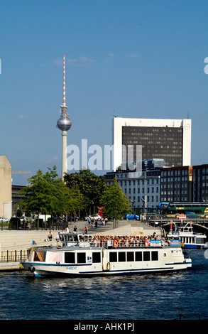 Il moderno quartiere governativo edifici complessi Regierungsviertel ( ) Fiume Spree Berlino Germania Germania Foto Stock