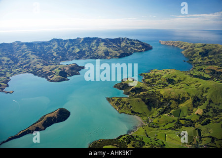 Porto di Akaroa Penisola di Banks Canterbury Isola del Sud della Nuova Zelanda antenna Foto Stock