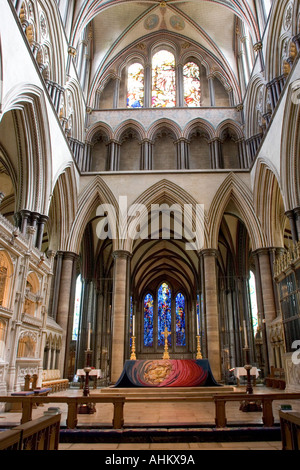 Altare Maggiore della Cattedrale di Salisbury Wiltshire, Inghilterra GB UK Foto Stock