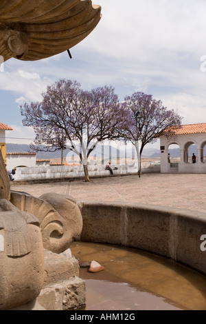 Plaza Pedro de Anzares, una vasta piazza che si affaccia sulla città di Sucre, Bolivia Foto Stock