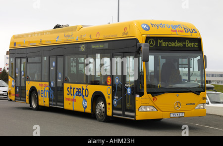 Alimentato a idrogeno Reykjavik AUTOBUS ISLANDA Foto Stock