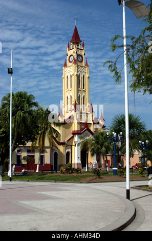 Cattedrale in Plaza des Armas iquitos Foto Stock