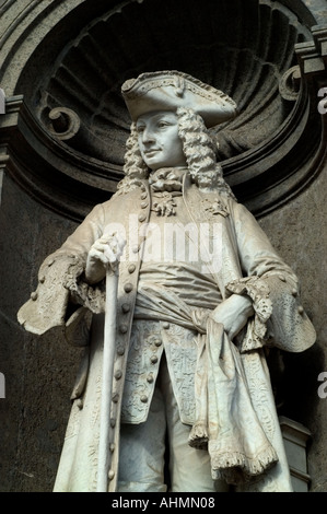 Palazzo reale di Napoli, Palazzo reale di Napoli, Napoletano, Palazzo reale di Napoli, Palazzo reale di Napoli, Italia, Statua di Carlo III di Borbone - Carlo III di Spagna Foto Stock