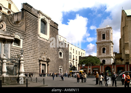 Gesù nuovo è il nome di una chiesa e di una piazza a Napoli, Palazzo costruito nel 1470 per Roberto Sanseverino, Principe di Salerno Foto Stock