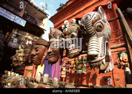 Il Nepal Kathmandu Durbar Square di legno scolpito le maschere del festival in vendita Foto Stock