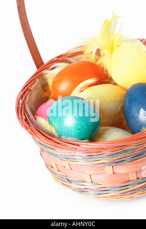 Uova di Pasqua nel cestello Foto Stock