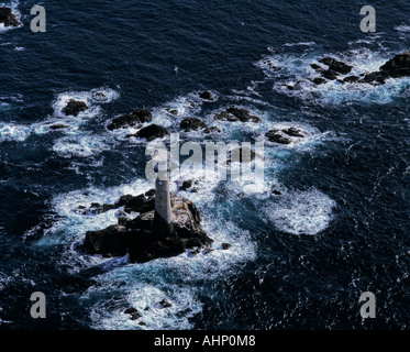 Longships Lighthouse off Land's End Cornwall Regno Unito vista aerea Foto Stock