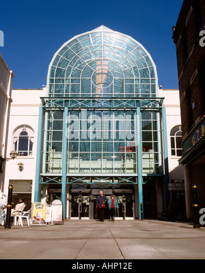 Royal Priors Shopping Center Royal Leamington Spa Warwickshire England Regno Unito Foto Stock