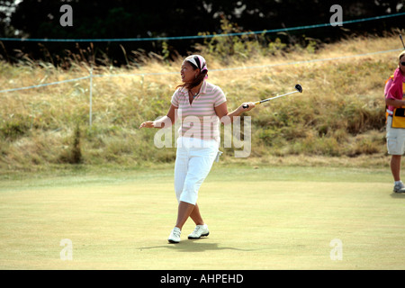 Christina Kim celebra un aquila al settimo foro al Royal Lytham durante i giorni finali giocare al Womens British Open nel 2006. Foto Stock