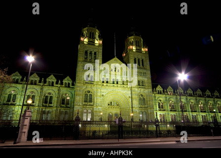 Museo di Storia Naturale di notte, Londra Foto Stock