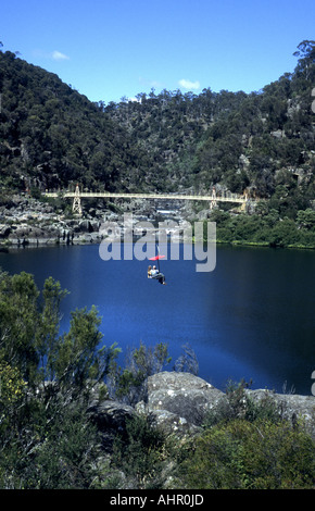 Ponte di sospensione e la seggiovia, primo bacino, Cataract Gorge, Launceston, Tasmania, Australia Foto Stock