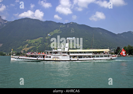 Il centenario piroscafi a ruote sul lago di Lucerna in Svizzera Foto Stock