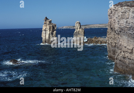 Spettacolare affioramento roccioso in Isola di San Pietro, Sardegna, Italia Foto Stock