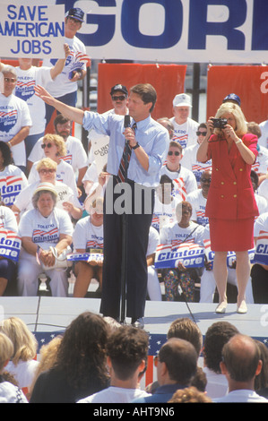 Il senatore Al Gore sulla Clinton Gore 1992 campagna Buscapade tour in Toledo Ohio Foto Stock