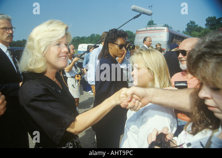 Il ribaltatore Gore sulla Clinton Gore Buscapade tour su uno dei suoi grandi laghi Tour Freeway si arresta 1992 Foto Stock