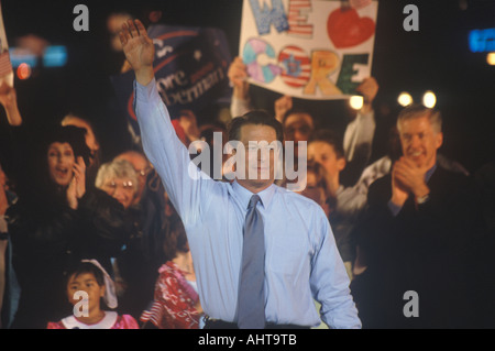 Vice Presidente Al Gore a un rally presidenziale per Gore Lieberman il 31 ottobre di 2000 in Westwood Village di Los Angeles Foto Stock