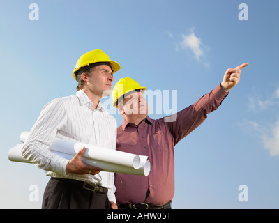 Gli ispettori su campo. Foto Stock