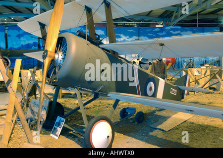 Triplano Sopwith Fleet Air Arm Museum Yeovilton Somerset. 1398-307 XAV Foto Stock