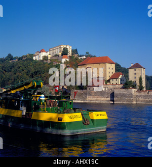 Guardando al castello di Veste Oberhaus in Passau Baviera Germania Europa. Foto di Willy Matheisl Foto Stock