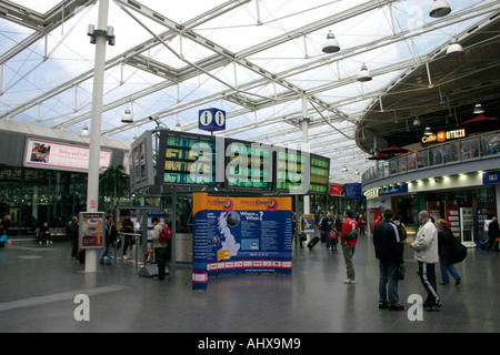 Città di Manchester Piccadilly principale stazione ferroviaria midlands UK GB Europa Foto Stock