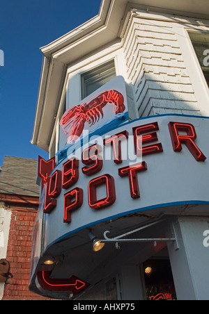 Insegna al neon per Lobster Pot Restaurant Foto Stock