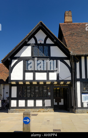 Public Library e Municipio Stratford on Avon Inghilterra Foto Stock