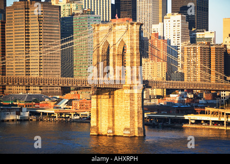 New York skyline della città e il Ponte di Brooklyn Foto Stock