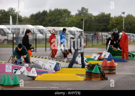 GREENPOWER ELECTRIC CAR RACING PER LE SCUOLE a Castle Combe circuito WILTSHIRE REGNO UNITO Foto Stock