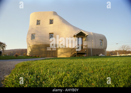 Filastrocca ispirata regime di pubblicità vi era una vecchia signora che viveva in una scarpa Haines House di York Pennsylvania PA americana Foto Stock