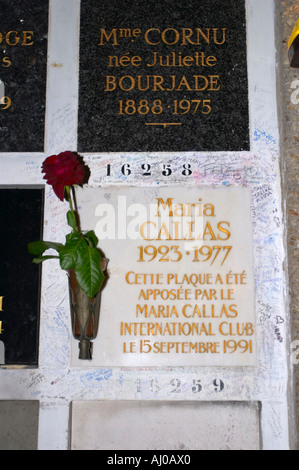 Lapide in memoria della cantante lirica Maria Callas a Pere Lachaise columbarium Parigi Francia Foto Stock