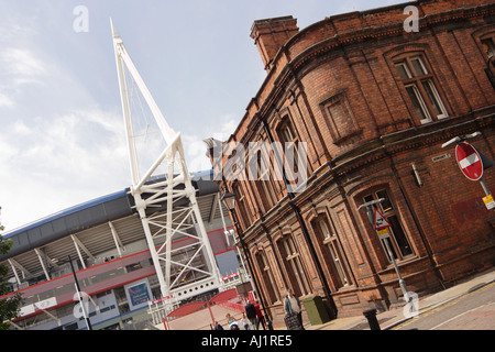 Il Millenium Stadium da Quay Street Cardiff Galles Gran Bretagna Foto Stock