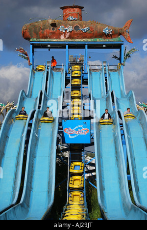 Carica di profondità Ride, Neptune's unito, Thorpe Park Theme Park, Chertsey, Surrey, Regno Unito Inghilterra Foto Stock