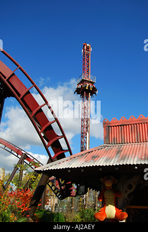 Detonatore e Calypso giostre, Calypso Quay, Thorpe Park Theme Park, Chertsey, Surrey, Regno Unito Inghilterra Foto Stock