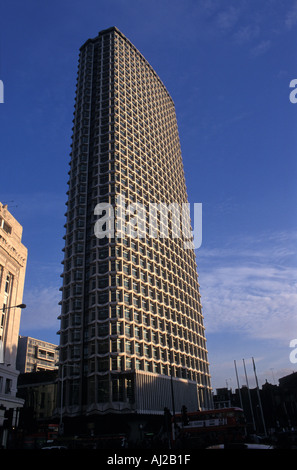Centre Point tower Westminster Londra Inghilterra REGNO UNITO Foto Stock
