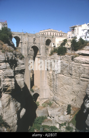 Vista del famoso 300ft alto ponte sul fiume Tajo ,l'unico ingresso in Rhonda,Spagna Foto Stock